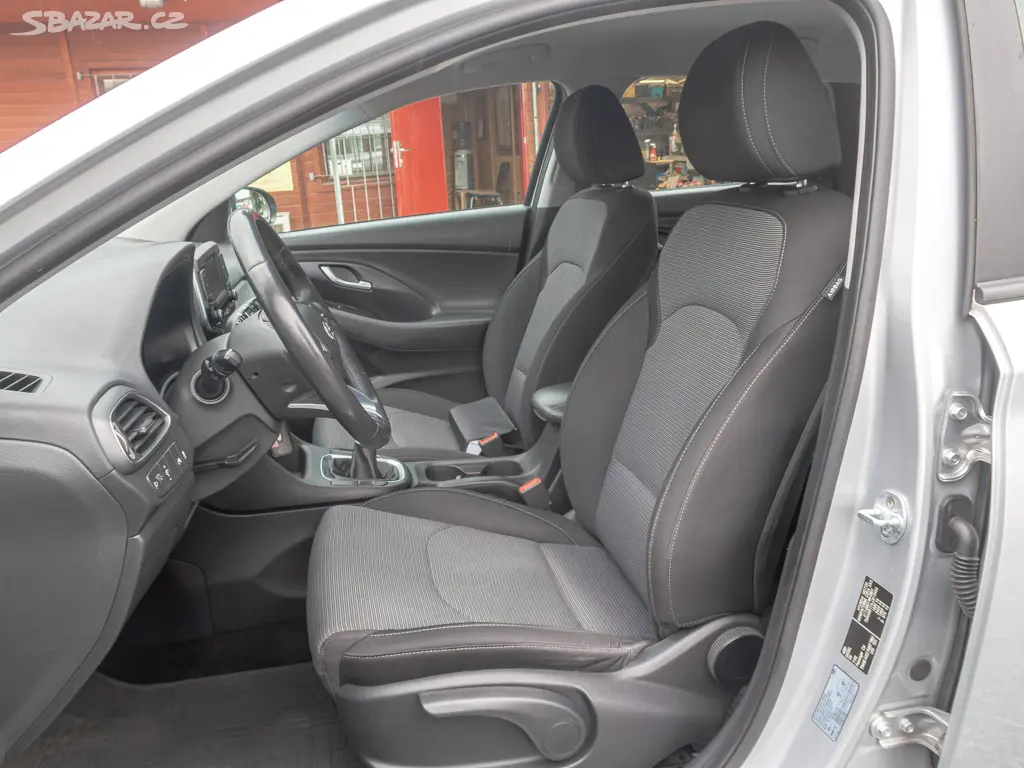 Hyundai i30 ČR 1.6D 81KW PO ROZVODECH - fotka 6