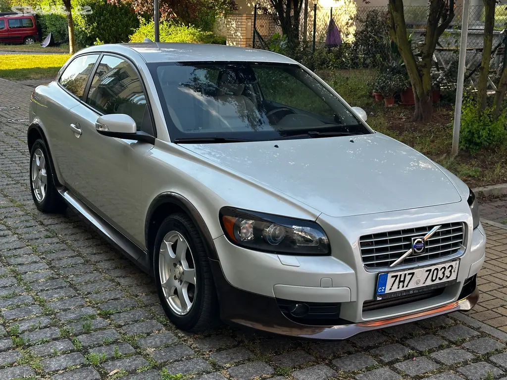Volvo C30 2.0D 100kW Summum Bi-xenony Kůže ALU - fotka 3