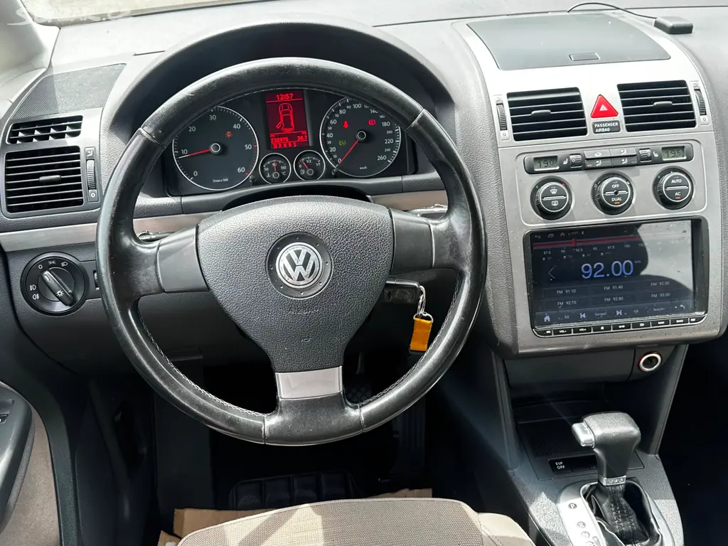 VW Touran 2.0TDi, r.2007, automat, 7mist, serviska - fotka 5