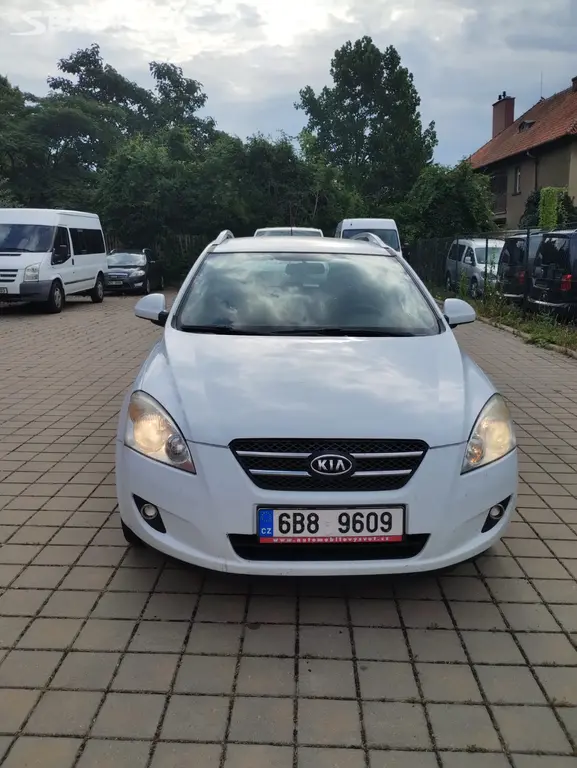 Osobní automobil Kia Ceed, reg. zn. 6B8960 - fotka 2