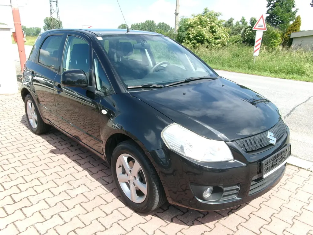 Suzuki SX4, 1,6i KLIMA TAŽNÉ VÝHŘEV - fotka 3