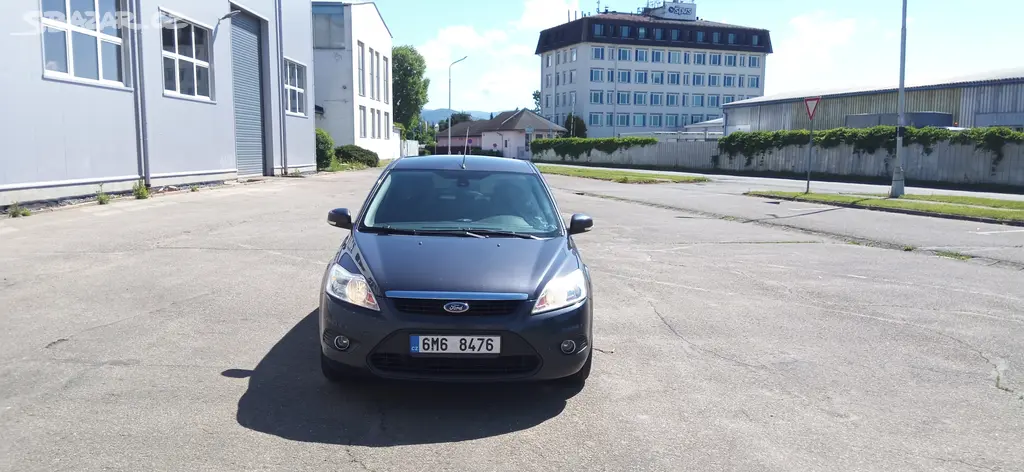 Ford Focus MK2 1,6 74kw,benzín - fotka 4