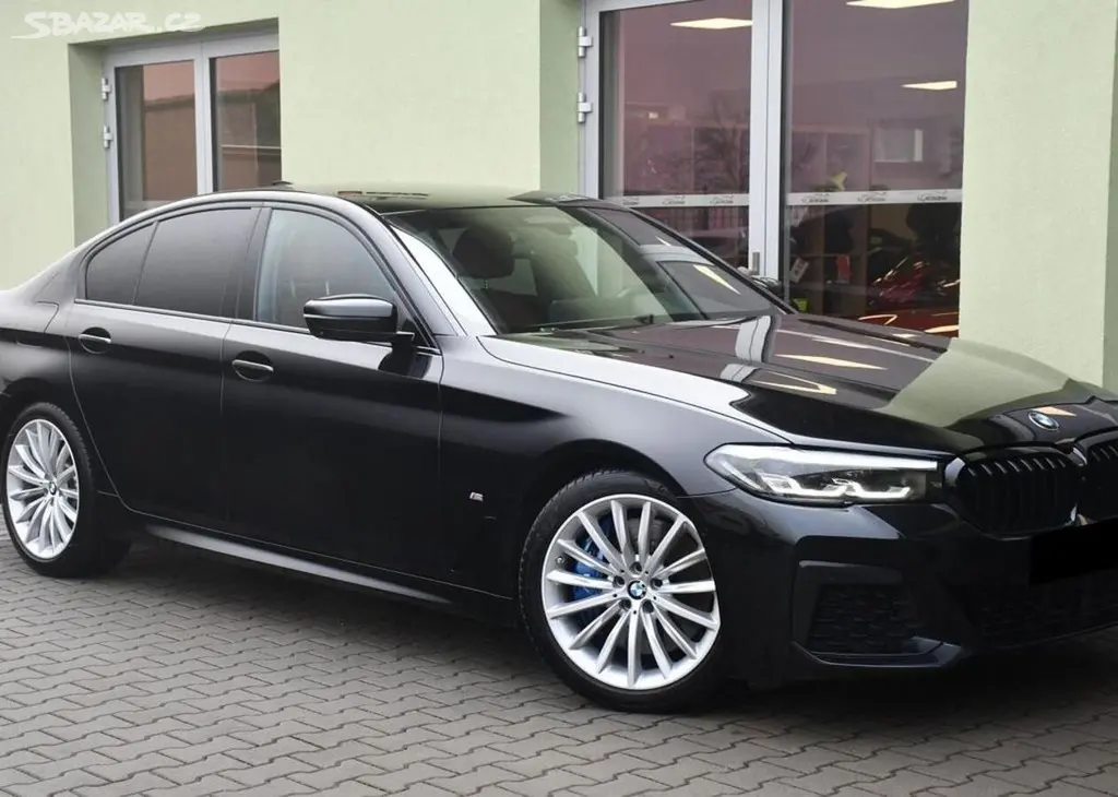 BMW Řada 5 530d xDrive M-SPORT K360 ČR 1M 210 kw - fotka 2