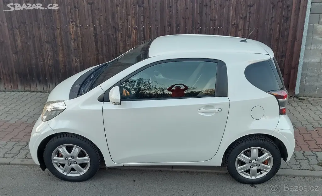 81.500km Toyota iQ 3+1 Polokůže Bez koroze Servis