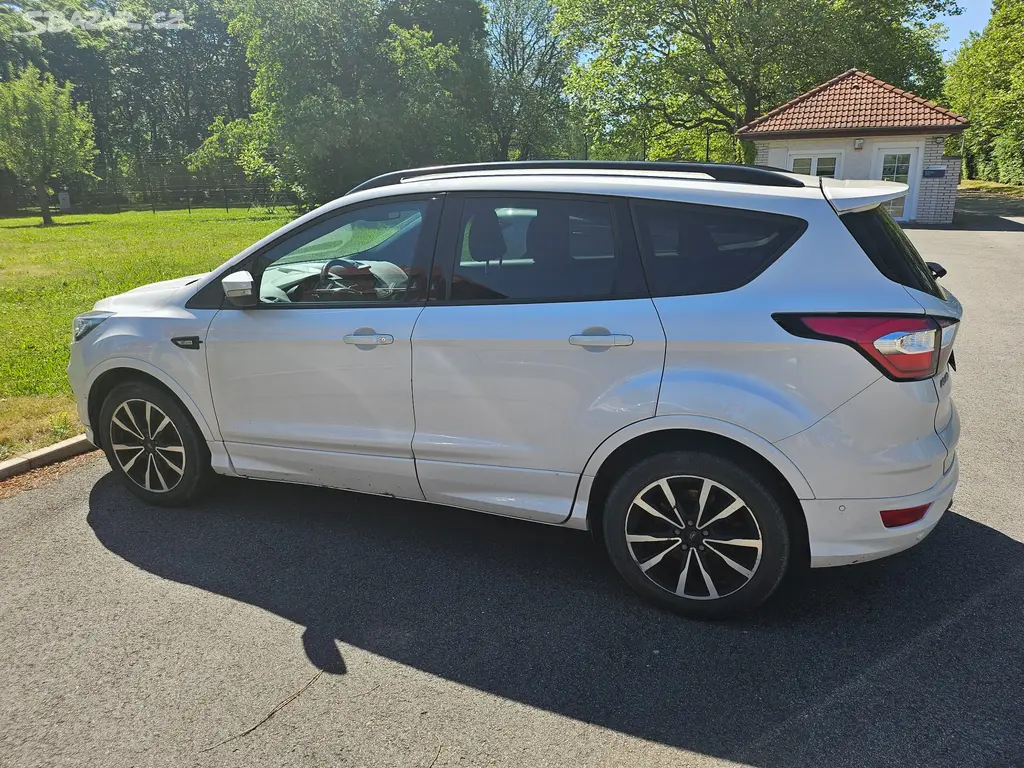 Ford Kuga ST-Line, rok výroby 11.2017 - fotka 3