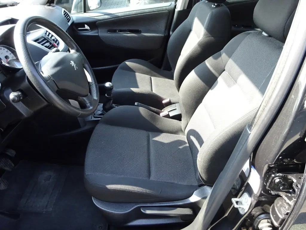 Peugeot 207 1,6 HDI,GARANCE KM - fotka 5