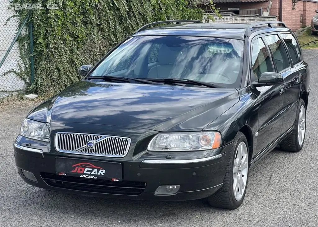 Volvo V70 2.4 D5 136kw KŮŽE TEMPOMAT ALU