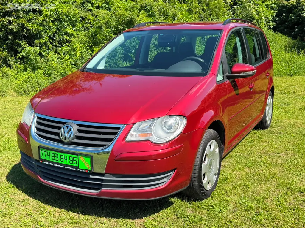 VOLKSWAGEN TOURAN 1,6 MPI - 75 kW, PARK. SENZORY