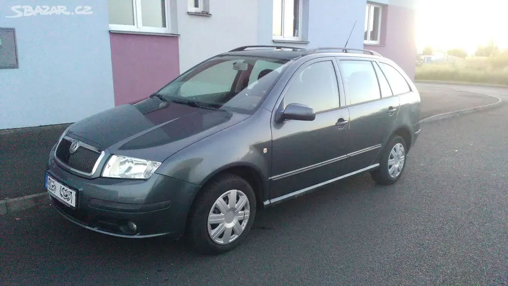 Škoda Fabia II - fotka 3
