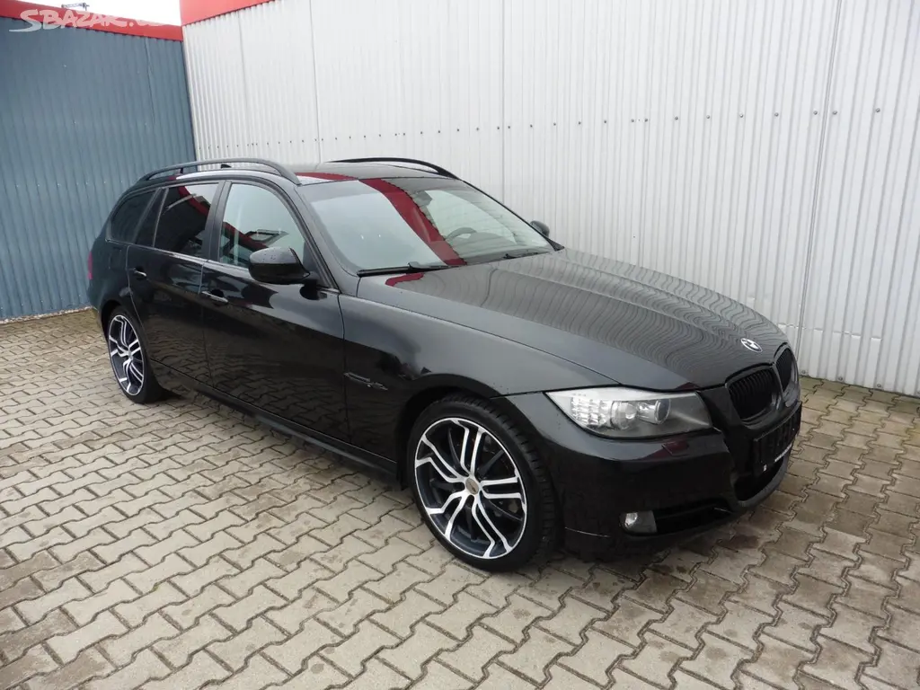 BMW Řada 3, 320i Touring, Navi - fotka 2