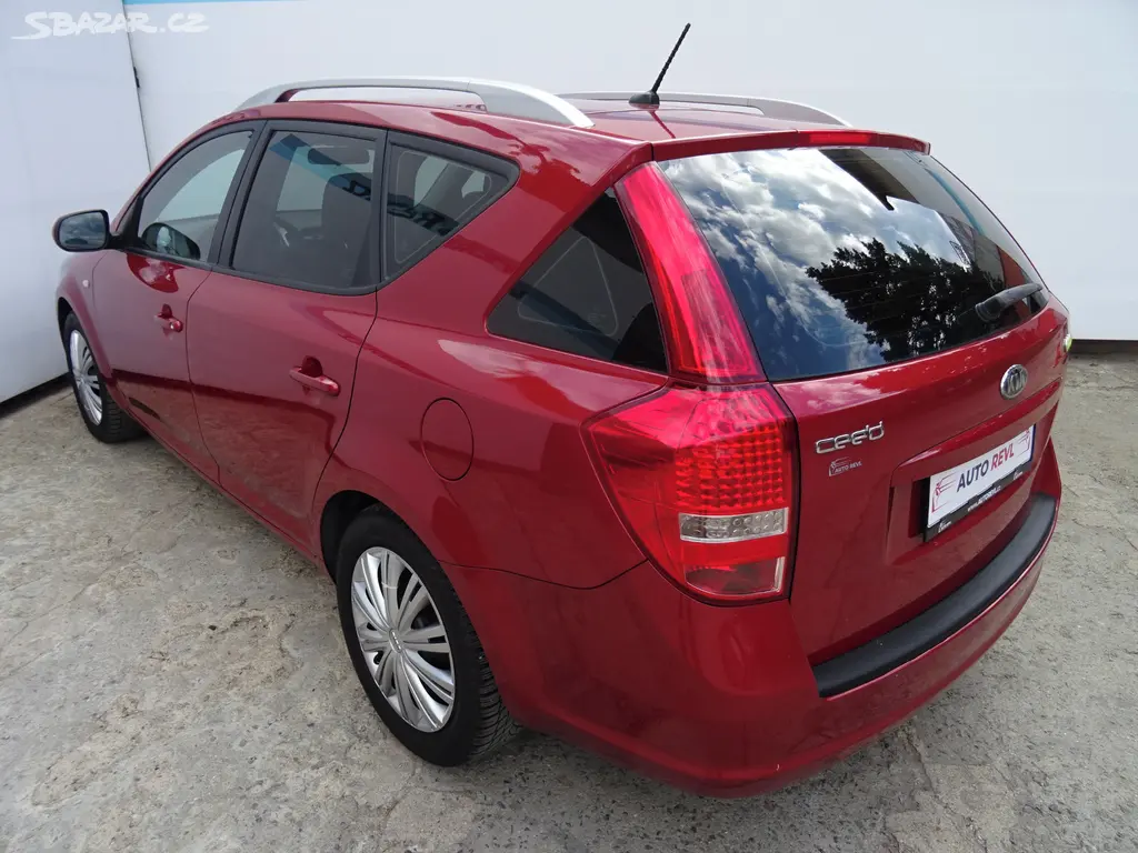 Kia Ceed 1.4i,66kW,s.kniha,klima - fotka 3