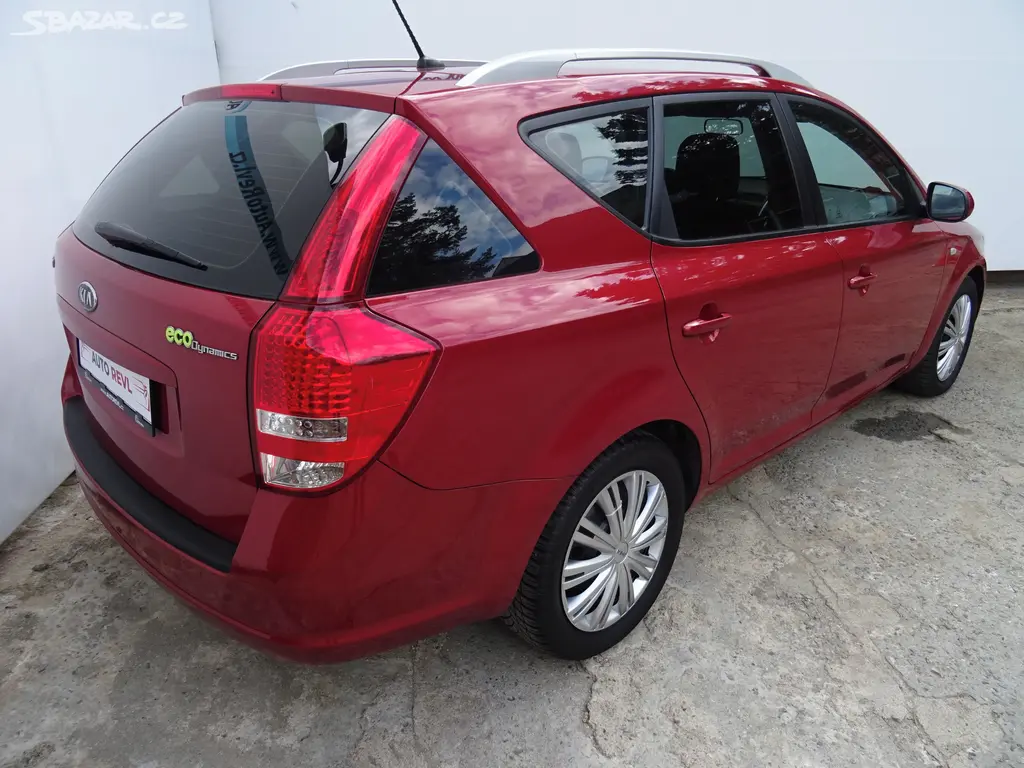 Kia Ceed 1.4i,66kW,s.kniha,klima - fotka 4
