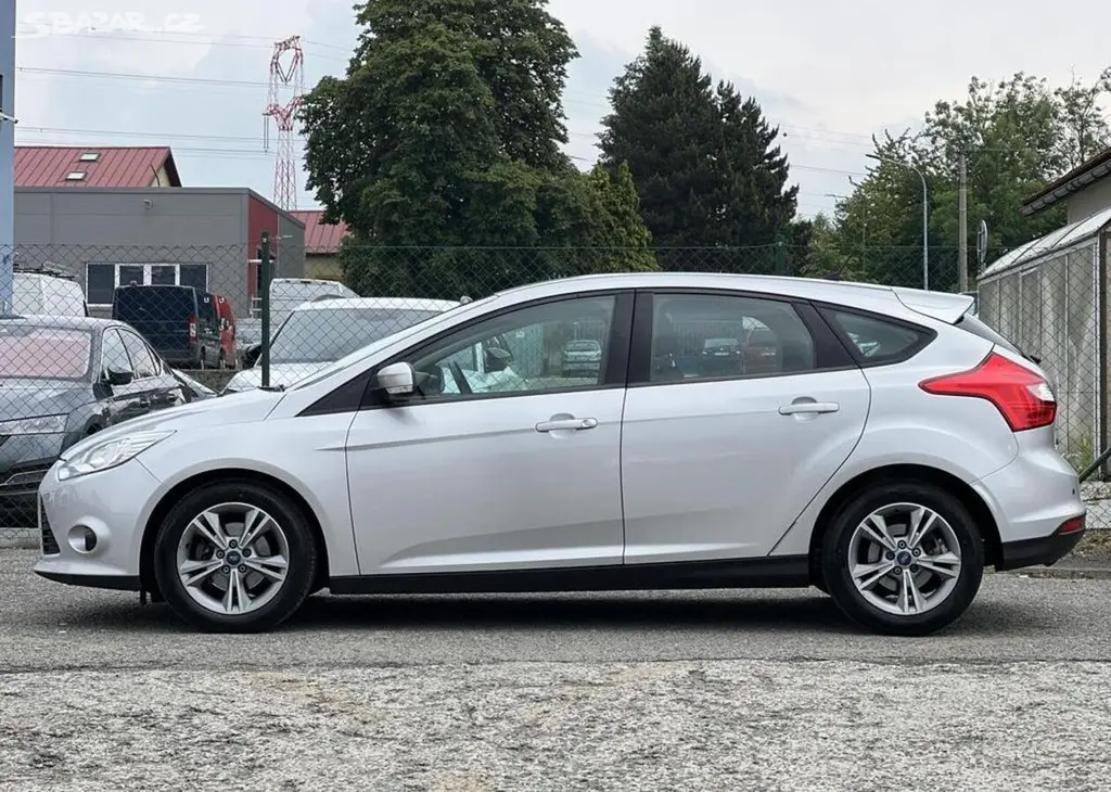 Ford Focus 1.0i KLIMATIZACE ALU PŮVOD ČR manuální - fotka 4