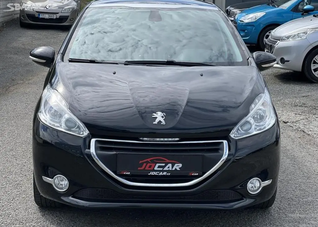 Peugeot 208 1.2i KLIMA PANORAMA TEMPOMAT manuální - fotka 2