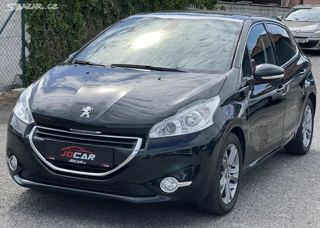 Peugeot 208 1.2i KLIMA PANORAMA TEMPOMAT manuální