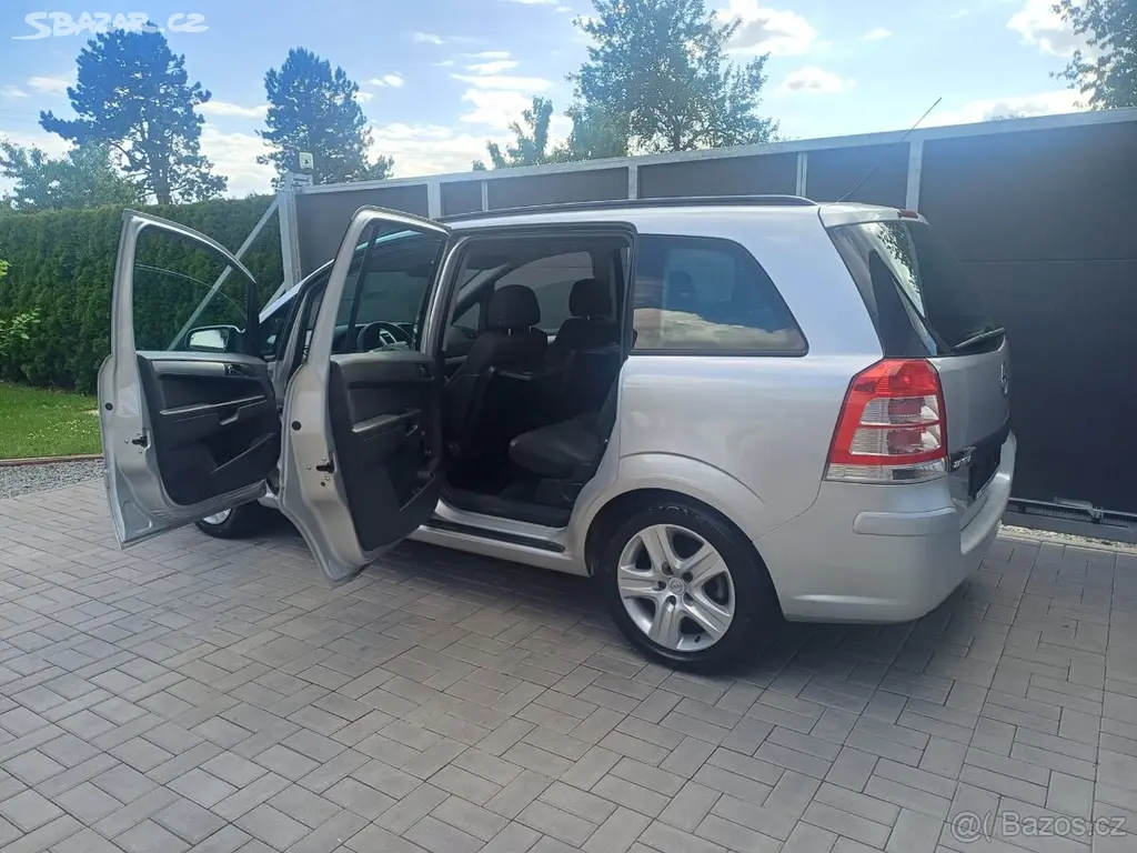 Opel Zafira 7 místné..Benzínová 1.8i LPG - fotka 4
