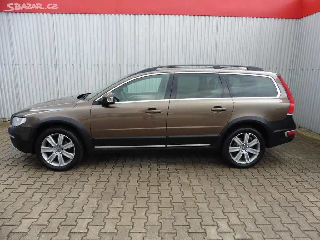 Volvo XC70, 2,4 D5 Summum AWD A/T 162kW - fotka 6