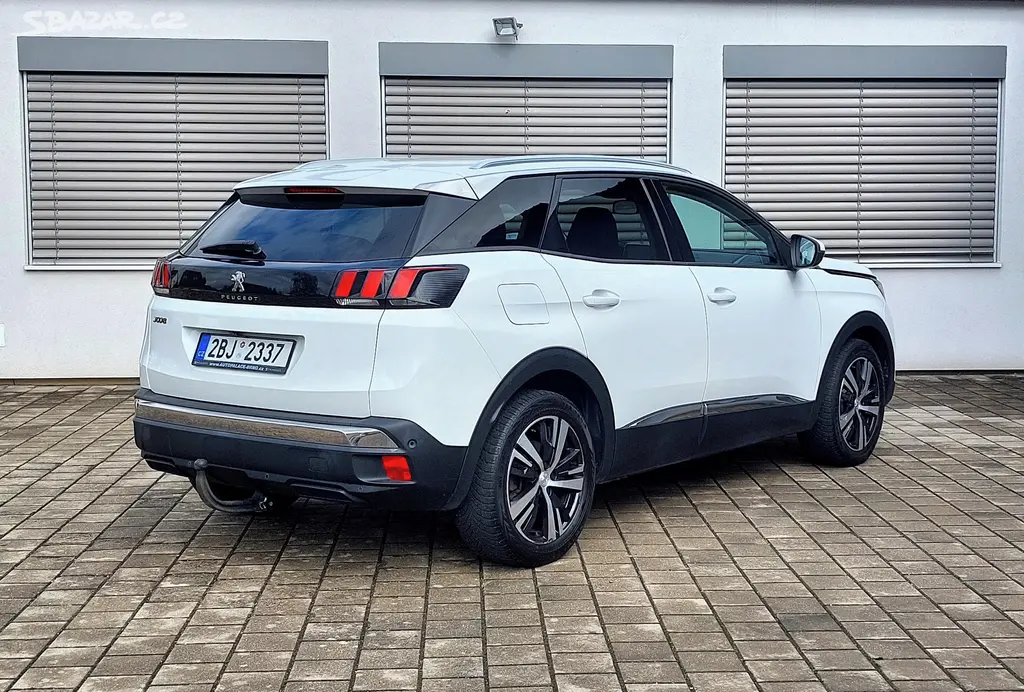 Peugeot 3008, 1.2 Allure PureTech 130, tažné - fotka 5