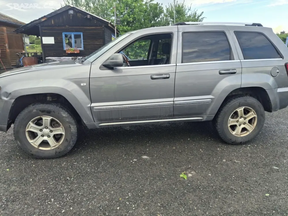 Jeep Grand Cherokee WH 3,0 CRD Overland 4x4 - fotka 3