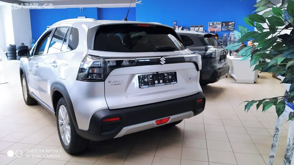 Suzuki S-Cross, 1.4 Premium 4x4 Hybrid ZCC - fotka 3