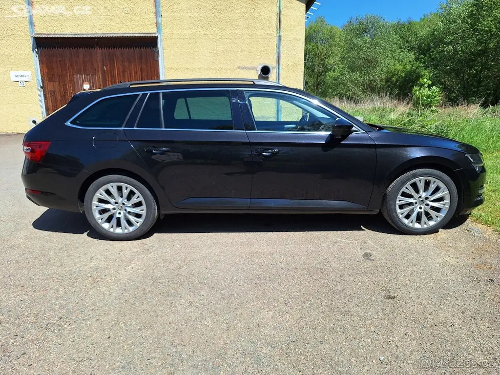 Škoda Superb 2.0 TDI DSG 1.Majitel - fotka 6