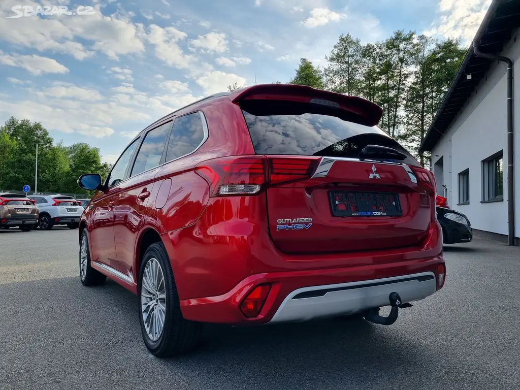 Mitsubishi Outlander, 2.4 PHEV 4x4 - fotka 3