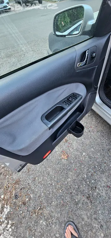 Škoda Octavia 1, 1,6 benzín 75kW - fotka 6