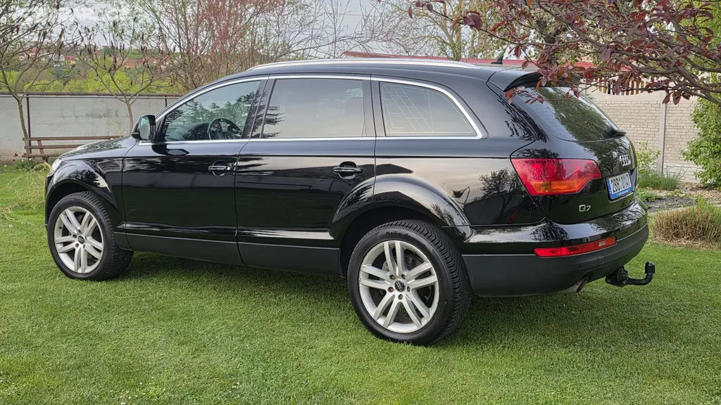 Audi Q7 , 2008, 176kw, 295000km - fotka 5