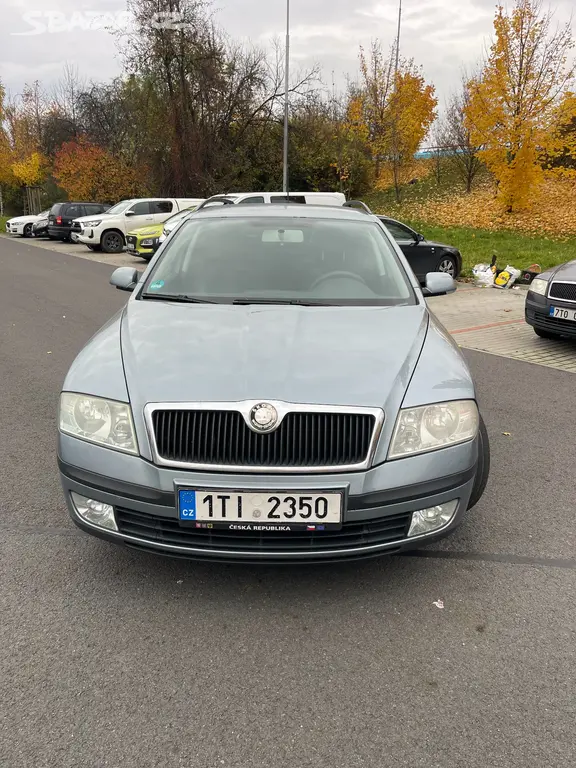 Škoda Octavia II - fotka 2