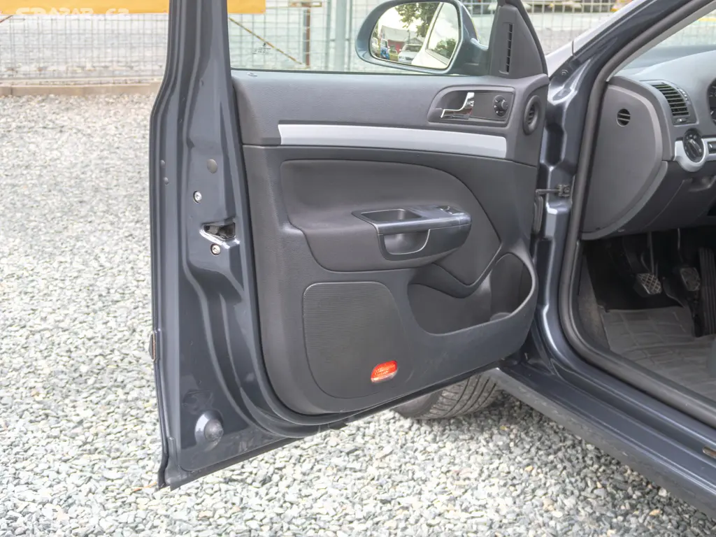 Škoda Octavia 1.6MPI 75KW 2x KOLA - fotka 4