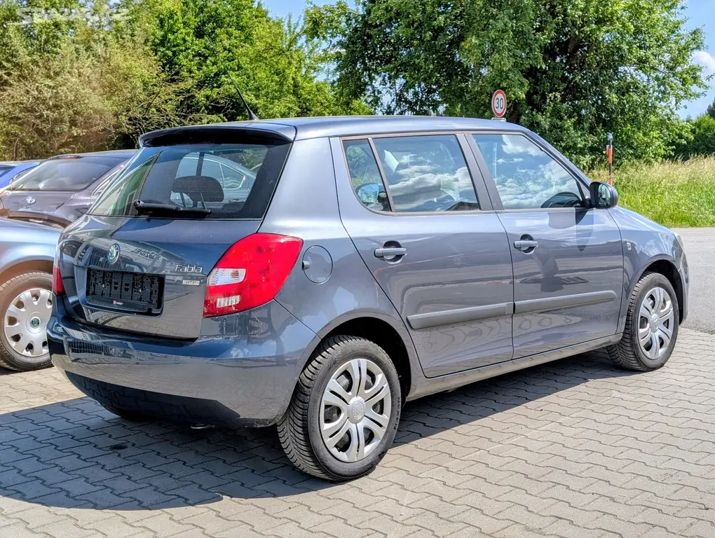 ŠKODA FABIA II 1.2HTP 44kW 2011 AMBIENTE - fotka 4