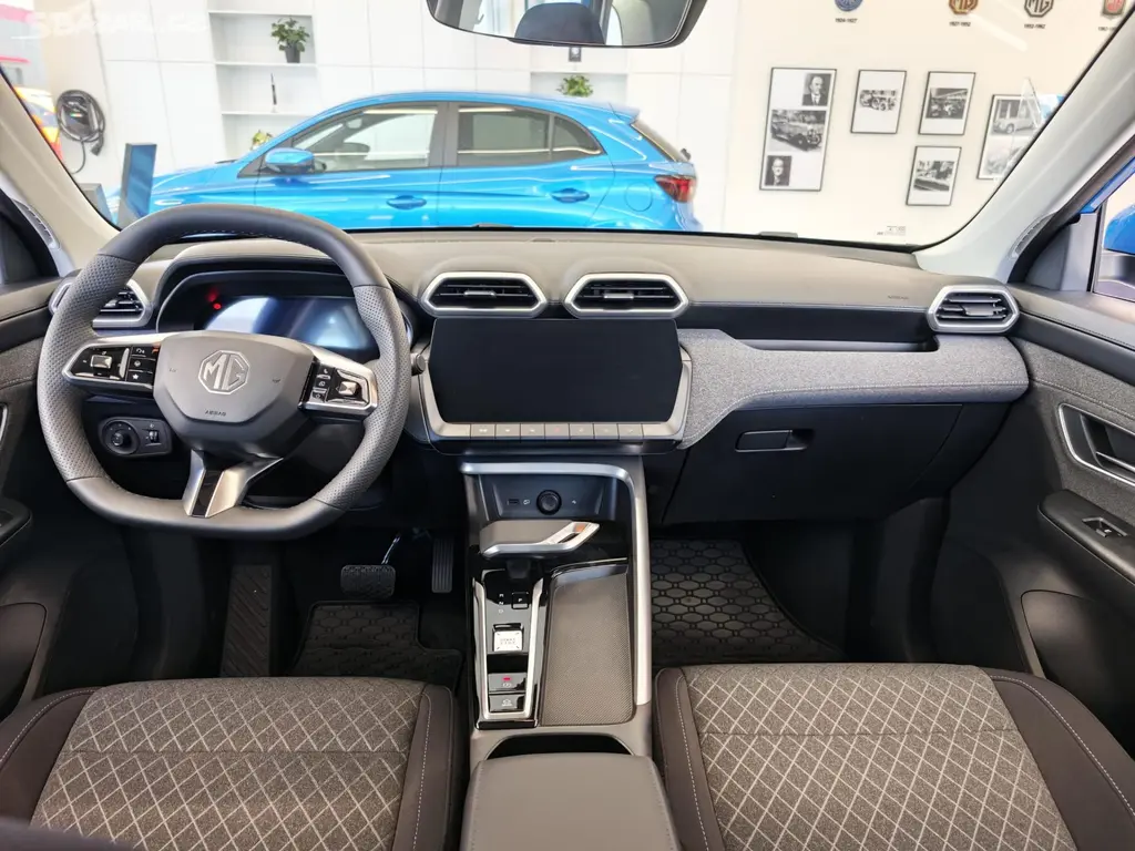 MG ZS, HEV ESSENTIAL Cosmic Silver - fotka 2
