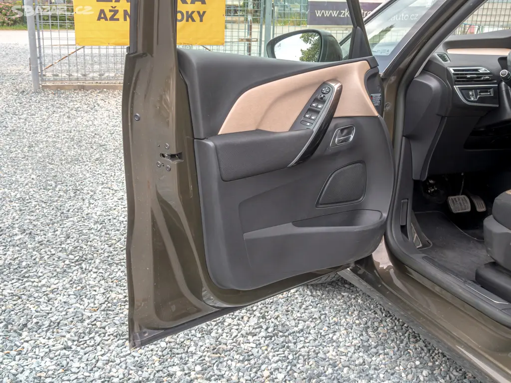 Citroën C4 Picasso 2.0HDI 110KW MAT 7sed VÝBAVA - fotka 4