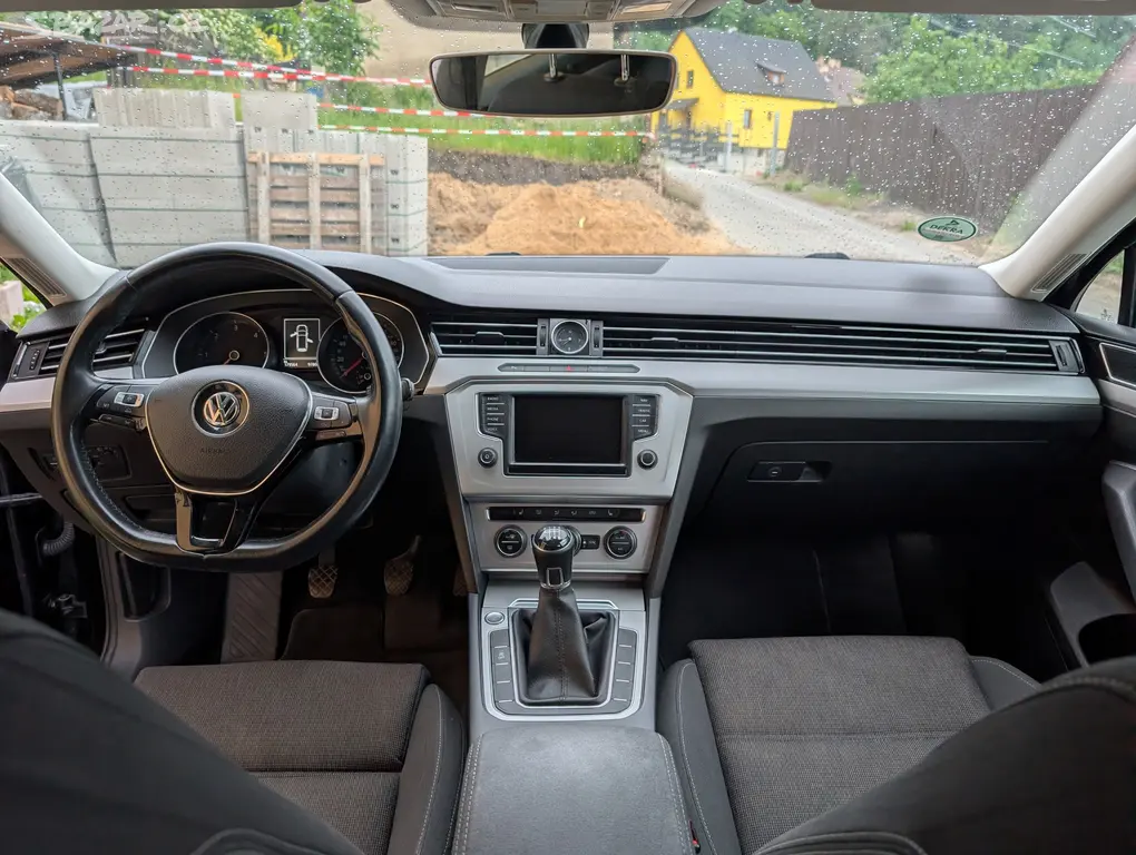 Volkswagen Passat B8, 2015, 1.6 TDI, 258 500 km - fotka 6
