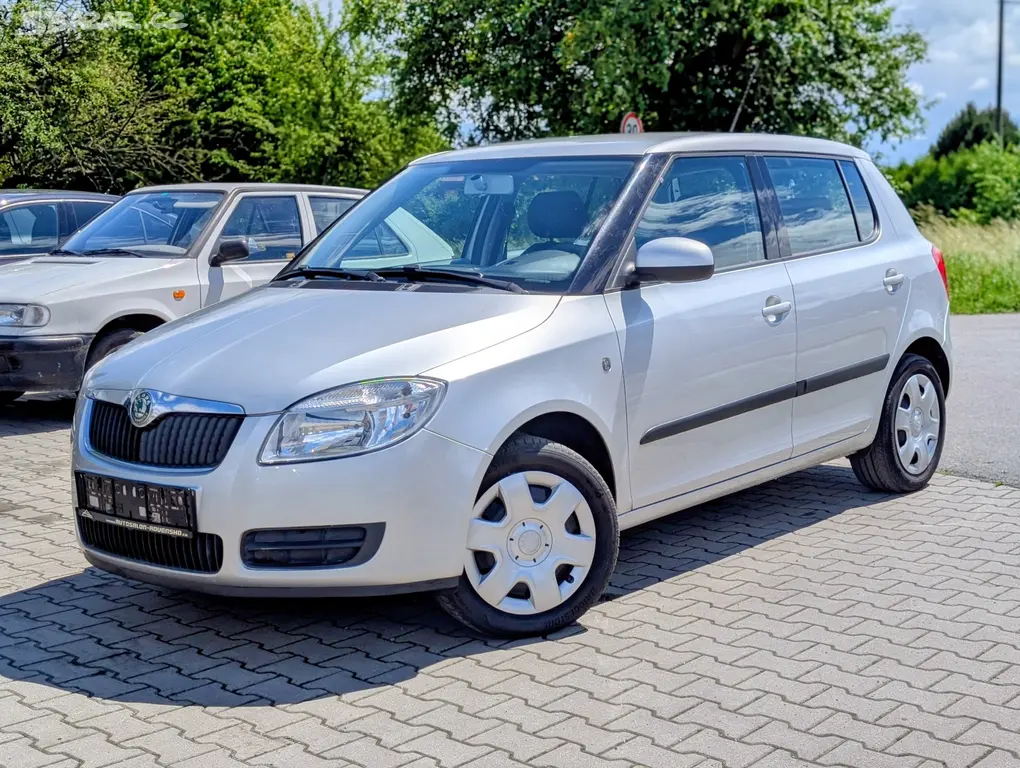 ŠKODA FABIA II 1.4 16V 63kW 2008 JEN 135TKM - fotka 2