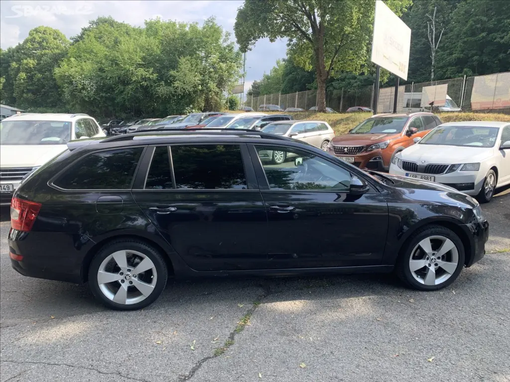 ŠKODA OCTAVIA - fotka 4