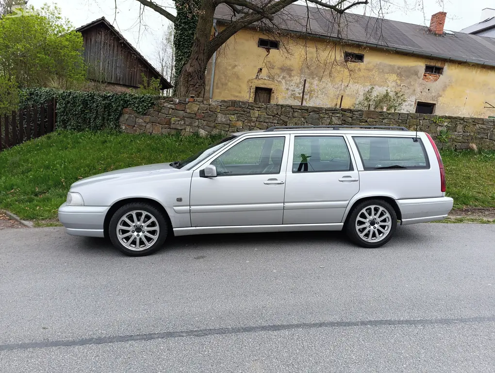 Volvo V70 2,5tdi - fotka 2