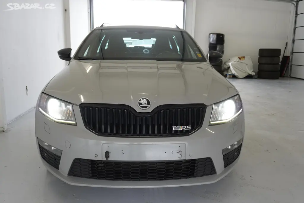 Škoda Octavia, RS 2.0 TDi 135 kW manuál přev. - fotka 2