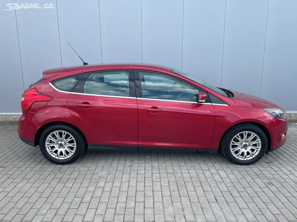 Ford Focus, 1,6 Ti-VCT 92kW TITANIUM - fotka 5