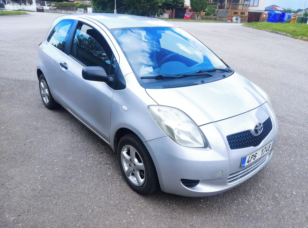Toyota Yaris 1,O , 51 kw - fotka 2