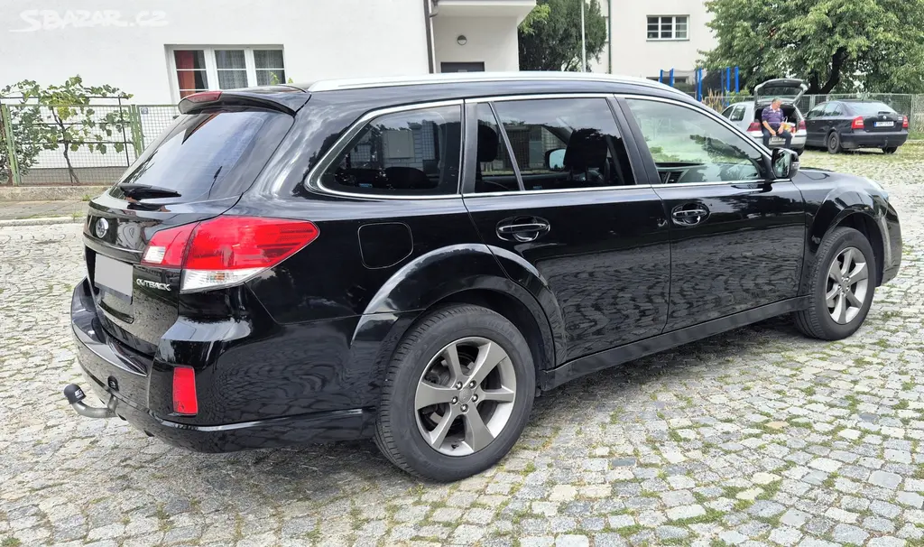 Subaru Outback BR, 2,5i 127kW Executive ČR 2.maj - fotka 5