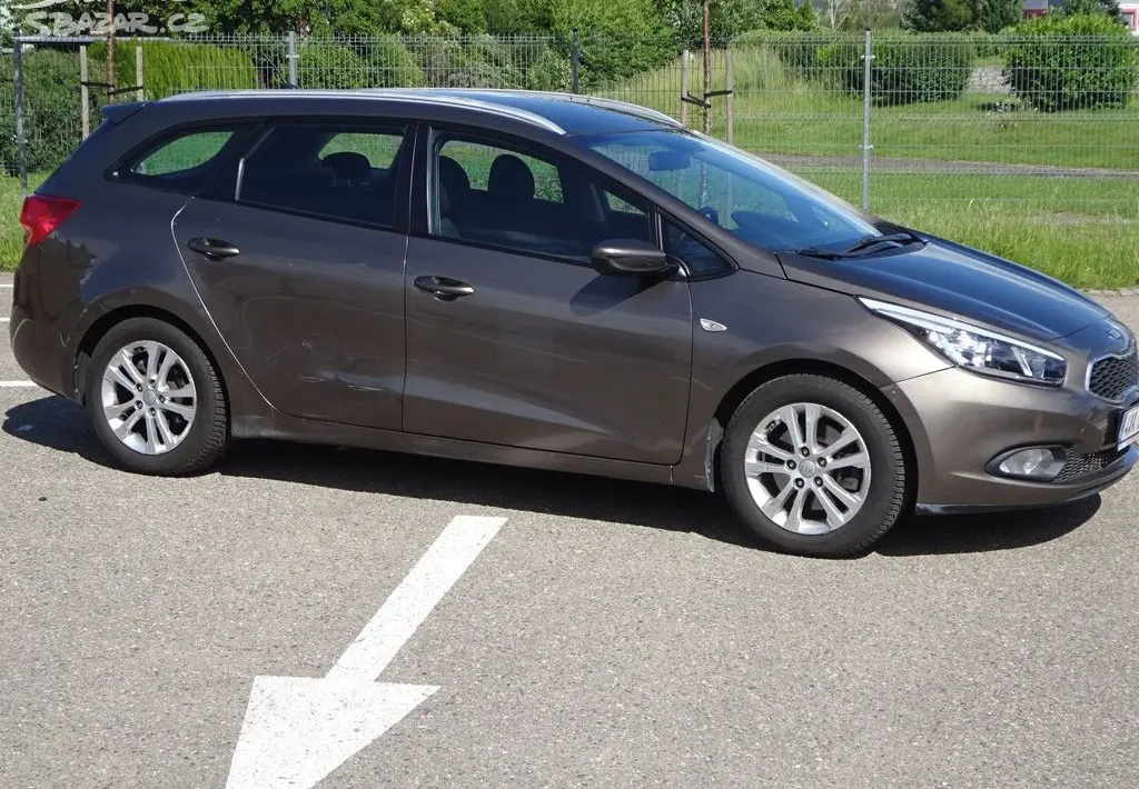 Kia Ceeď 1.4i Combi r.v.2015 (73 kw) Koupeno v ČR - fotka 2