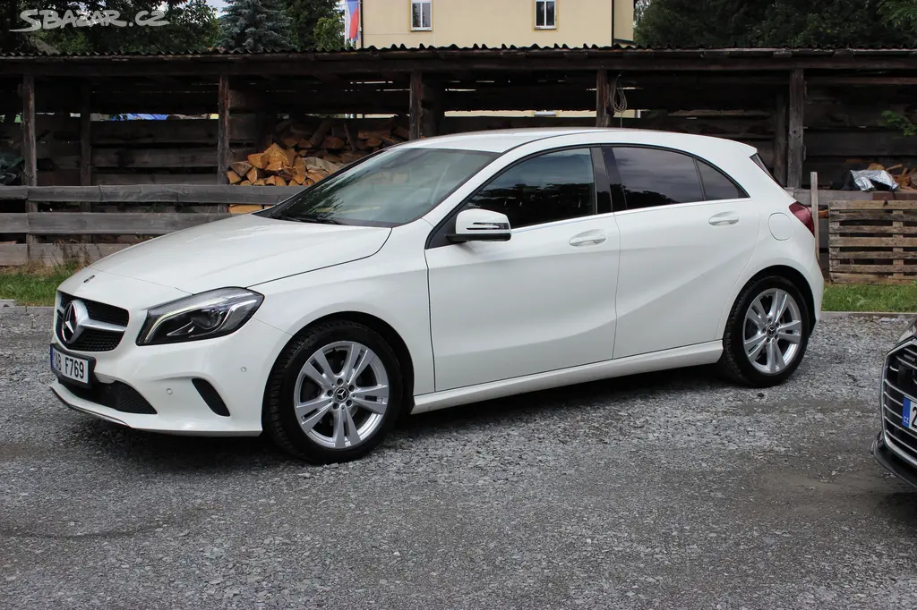 Mercedes-Benz Třídy A, 180 NAVI.LED.MANUÁL TOP !! - fotka 3