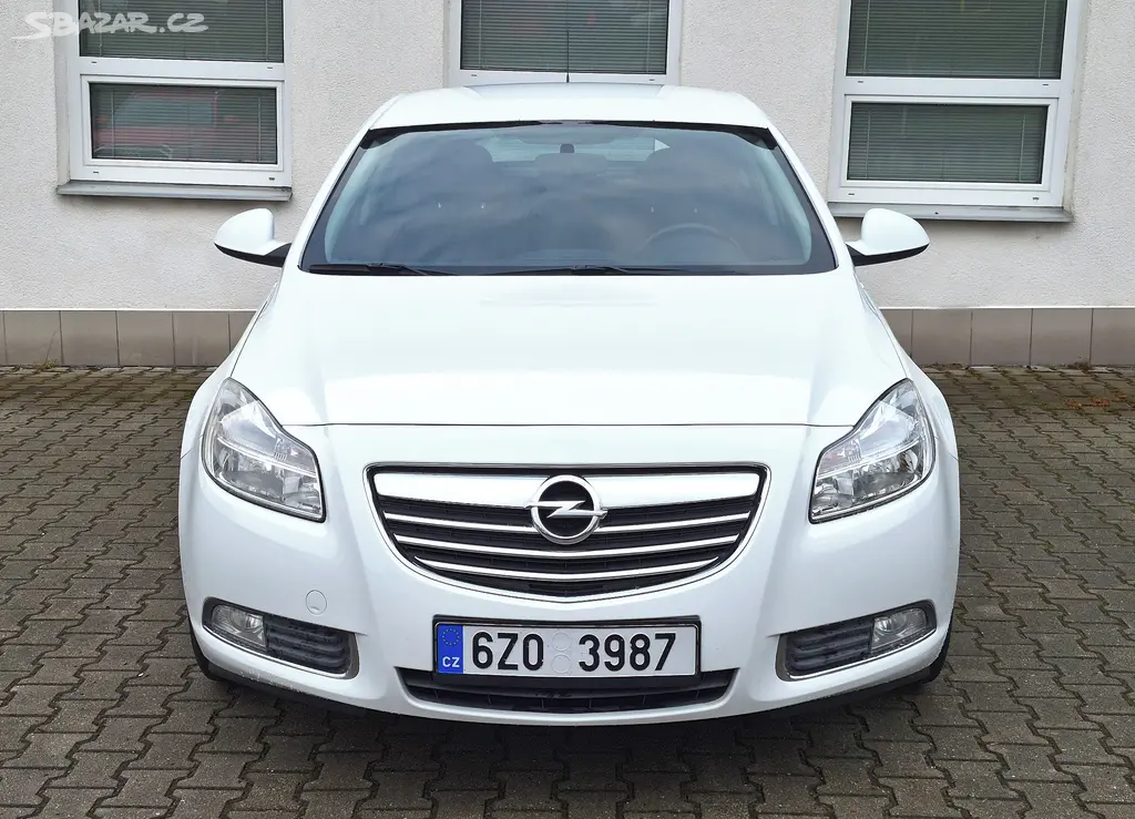Opel Insignia 2.0 CDTI 96 kW, rok 2013 - fotka 2