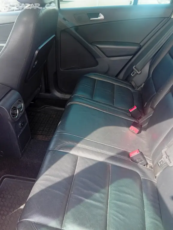 VW Tiguan 2,0 TSI -125Kw-AUTOMAT-TK do 4/2028 - fotka 6