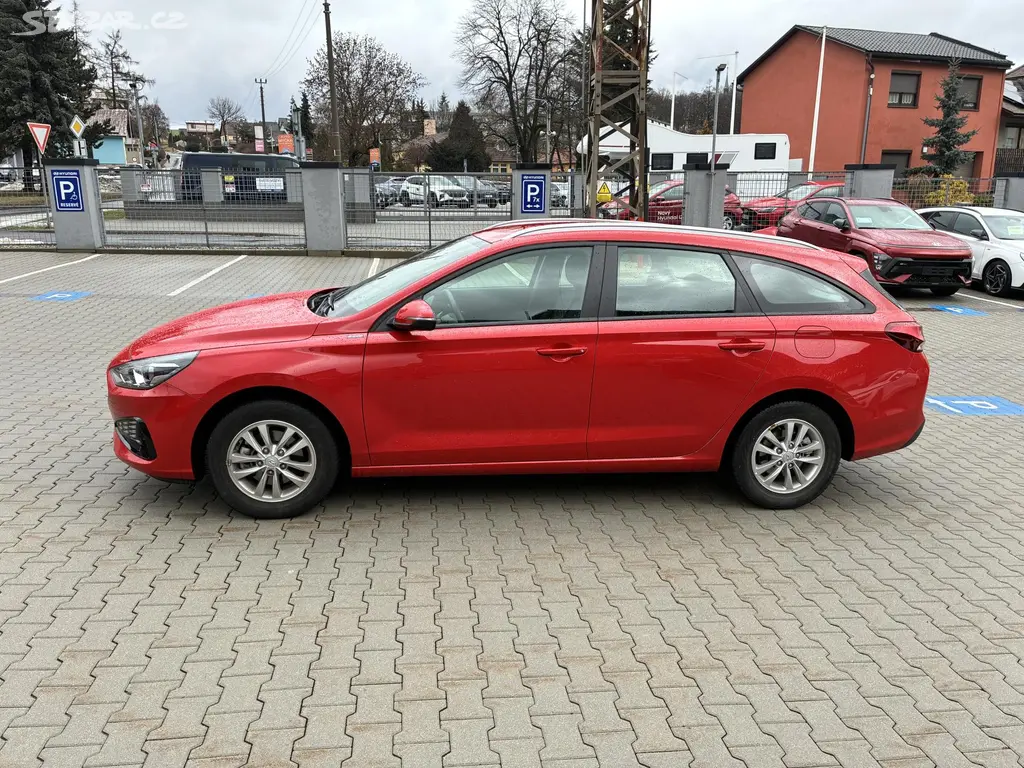 Hyundai i30, 1.0T-GDi 88kW COMFORT - fotka 4