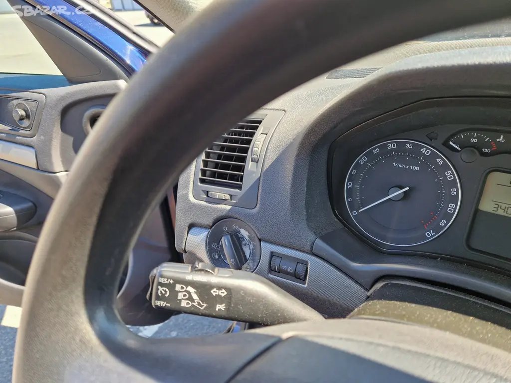 Škoda Octavia II Combi 2.0 FSi 110 kW Elegance - fotka 6