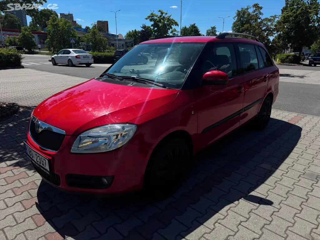 Škoda Fabia II 1.4 16V 63 kw - fotka 3