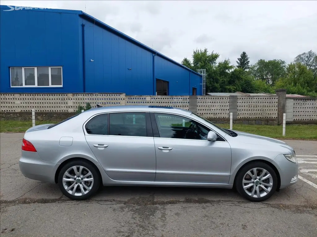 Škoda Superb, 3,6 V6 4x4 - fotka 5