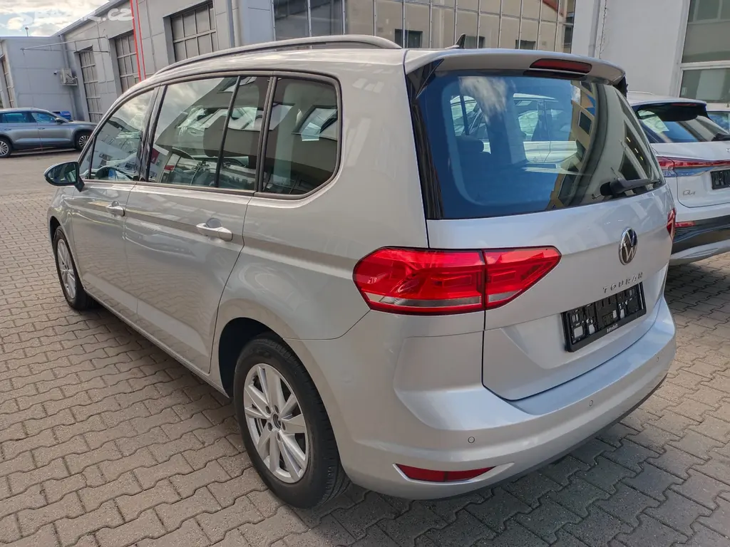 Volkswagen Touran Comfortline 2.0 TDI 90kW - fotka 4